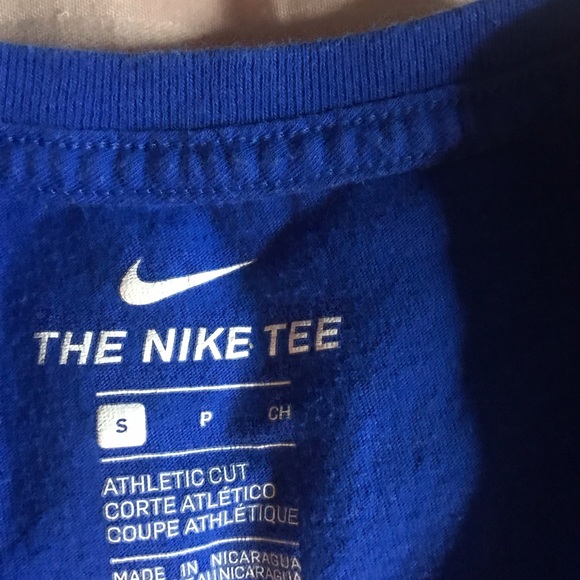 Nike shirt - Picture 2 of 2
